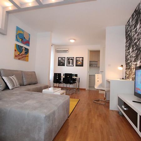 New Belgrade Apartment Neven, Parking 5 Evra Dan Exterior photo